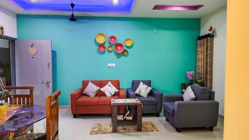 Living room, Seating area, Dining area