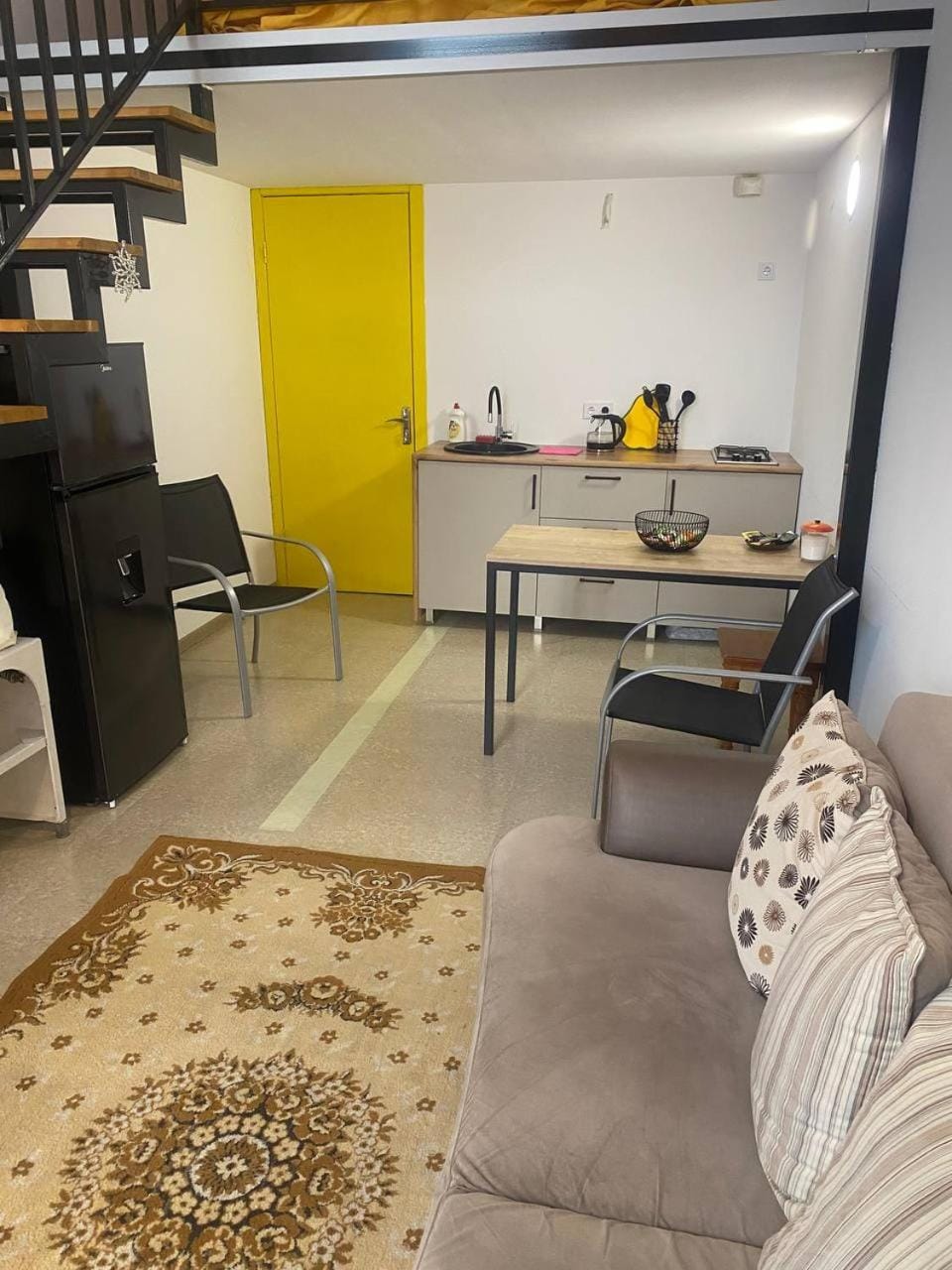 Yellow apartment Apartment in Georgia