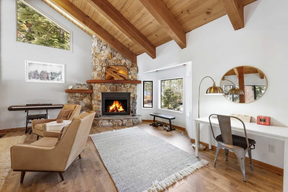 Bright & Modern Cabin Luxury Home in Carnelian Bay Cabin in Lake Tahoe