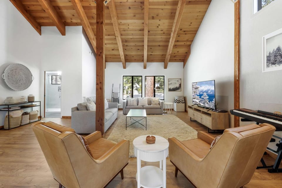 Bright & Modern Cabin Luxury Home in Carnelian Bay Cabin in Lake Tahoe