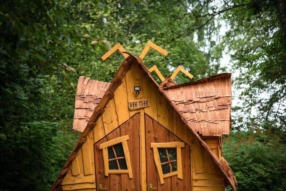 Property building, Day