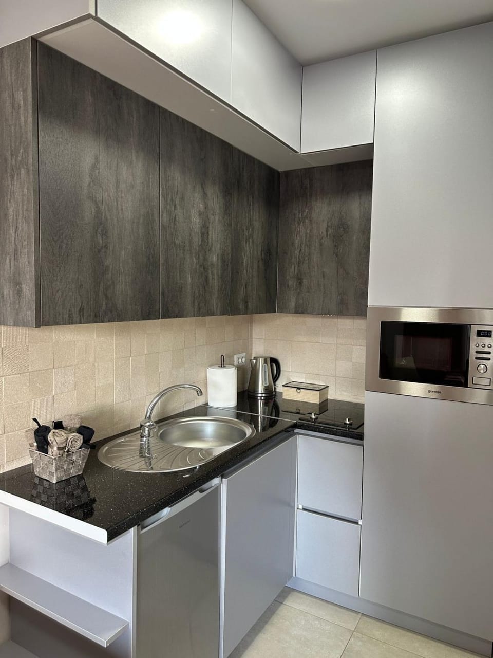 Coffee/tea facilities, Kitchen or kitchenette, microwave, minibar