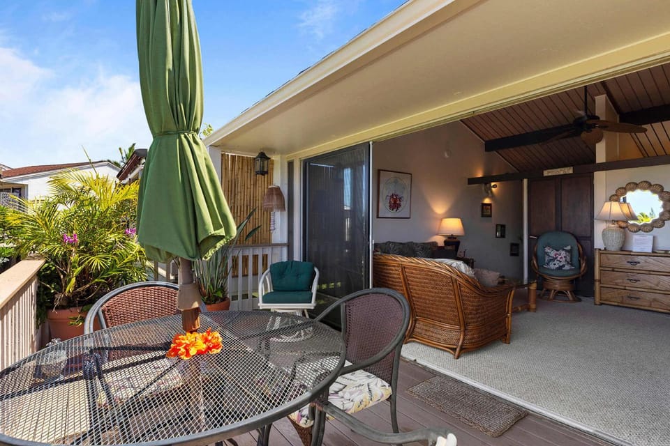 Koana's Ocean Hale - Onsite Pool House in South Kona