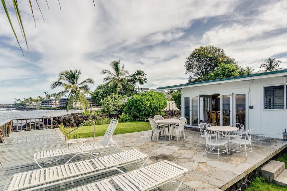 Kaikea Hale - Oceanfront Paradise House in Holualoa