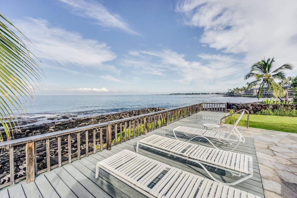 Kaikea Hale - Oceanfront Paradise House in Holualoa