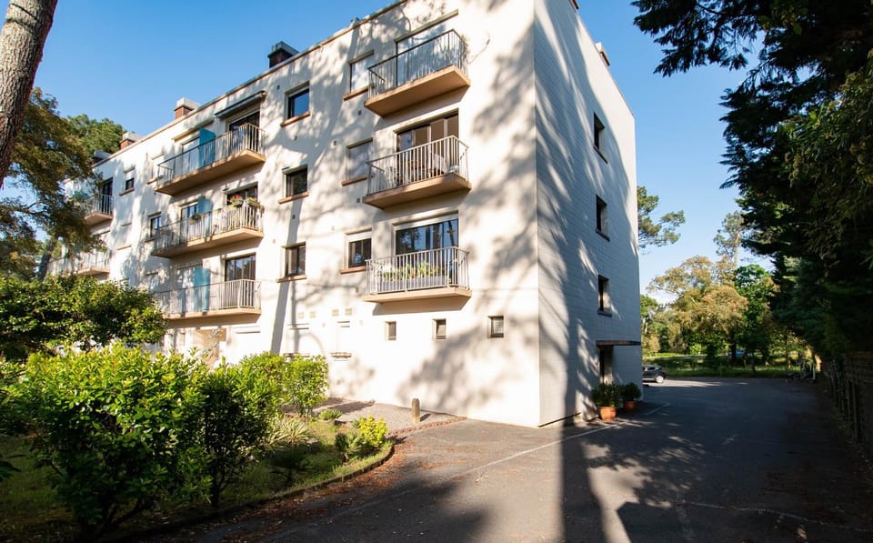 Property building, Spring, Day