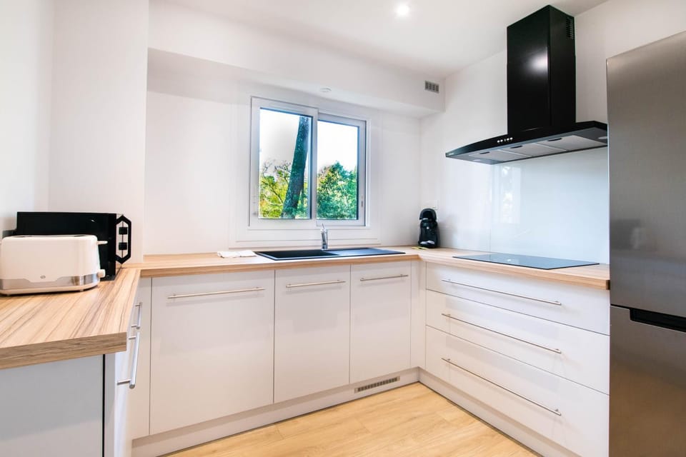 Kitchen or kitchenette, stove