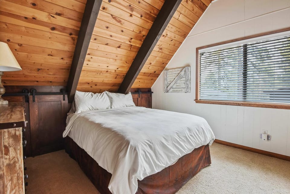 Incline Cottage Year-Round Outdoor Fun House in Incline Village