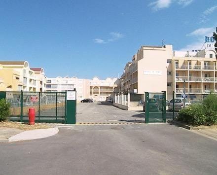 Apt de charme 4 pers, vue port, location idéale Apartment in Gruissan
