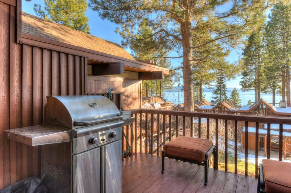Crystal Shores Villa Lake Views & Hiking House in Incline Village