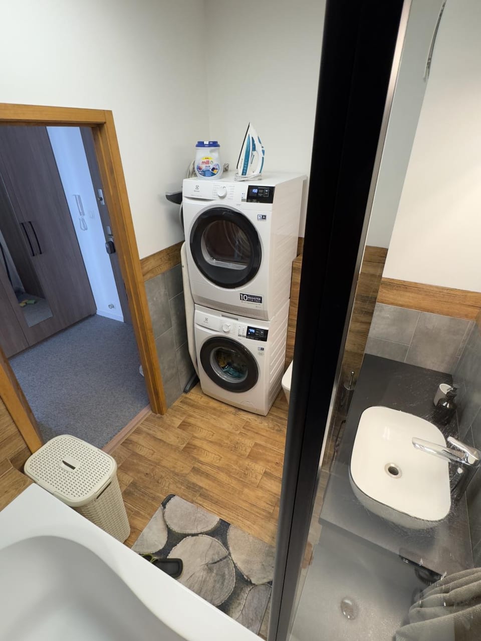 Toilet, Bathroom, washing machine, dryer
