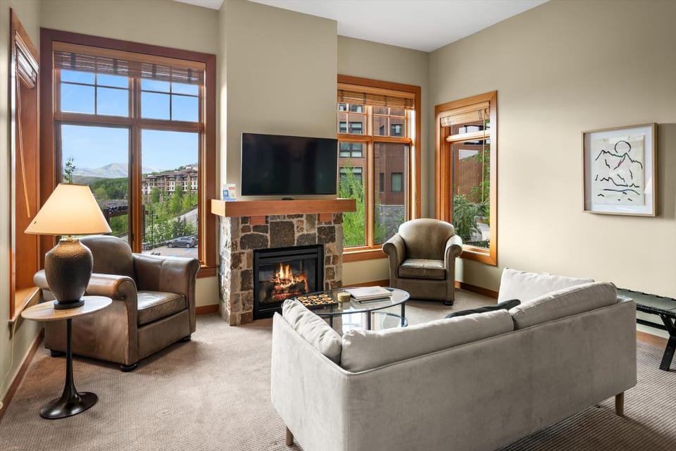 Starlight Suite Capitol Peak Lodge #3030 House in Snowmass Village