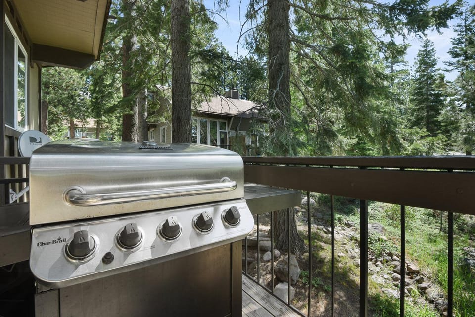 Tahoe City Getaway Minutes from Lake and Activities House in Dollar Point