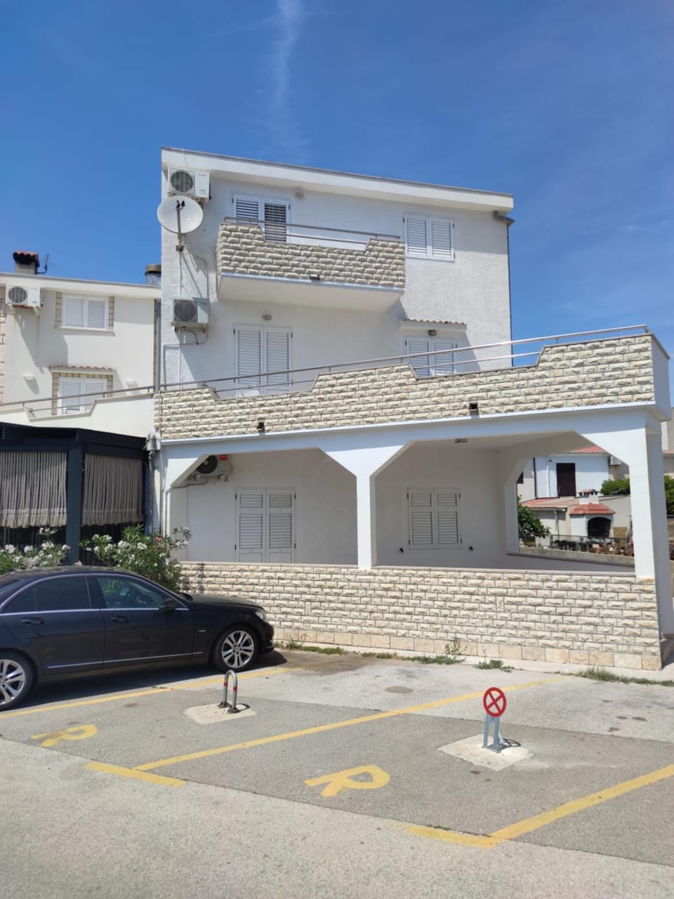 Property building, Parking