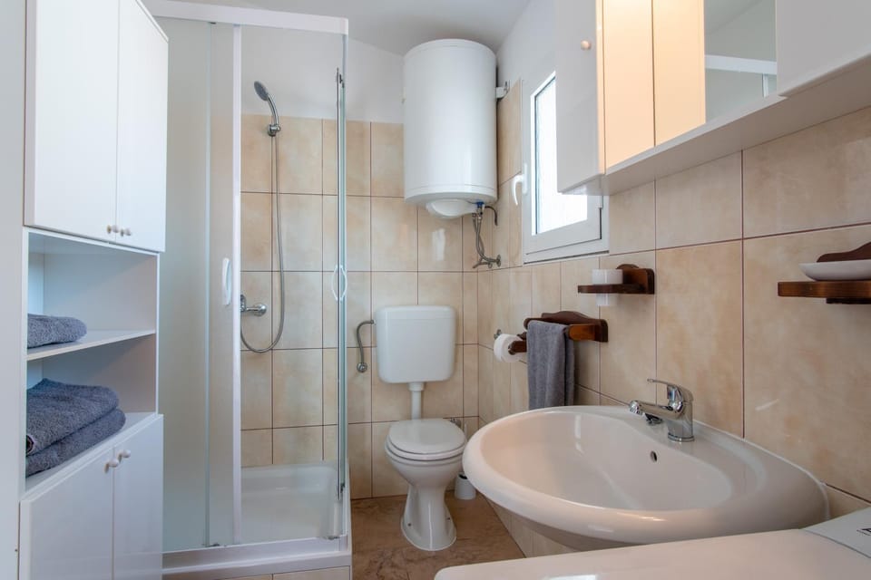 Shower, Toilet, Bathroom