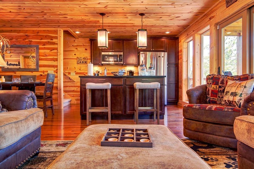 Frosty Bear, free tickets, no catch! Chalet in Pigeon Forge