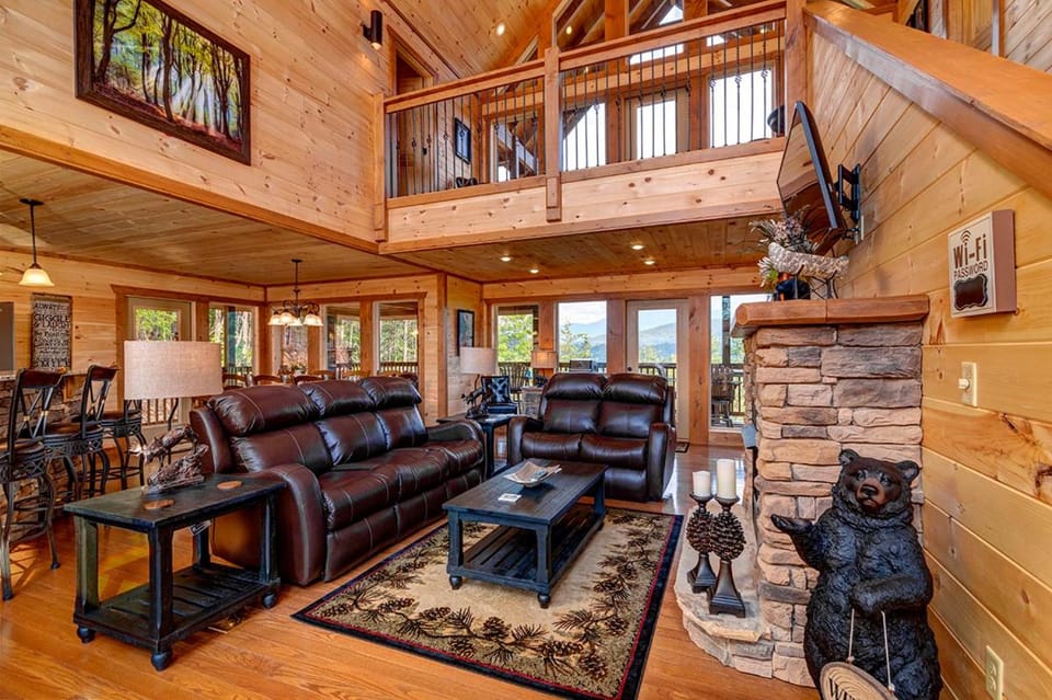 Majestic Mountain View, free tickets, no catch! Chalet in Pigeon Forge