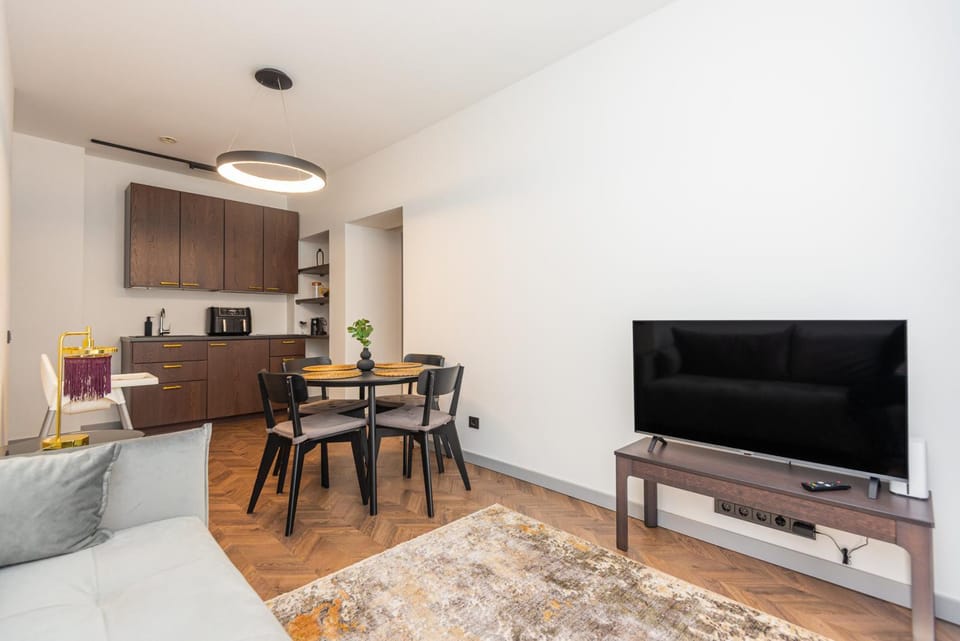 Communal lounge/ TV room, TV and multimedia, Living room