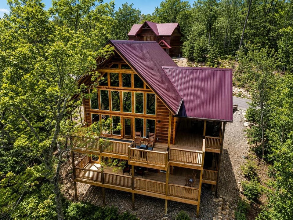 IncomBEARable Luxury, free tickets, no catch! Chalet in Pigeon Forge