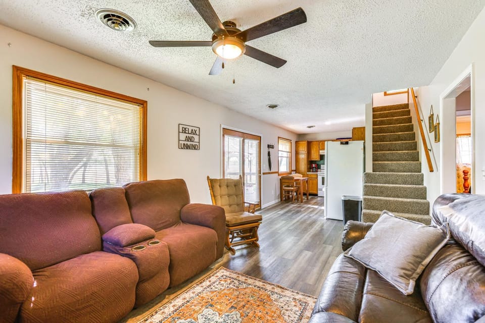 Countryside Escape 14 Mi to Milford & Geary Lakes! House in Kansas