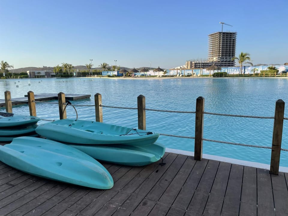 Canoeing, Swimming pool, Entertainment
