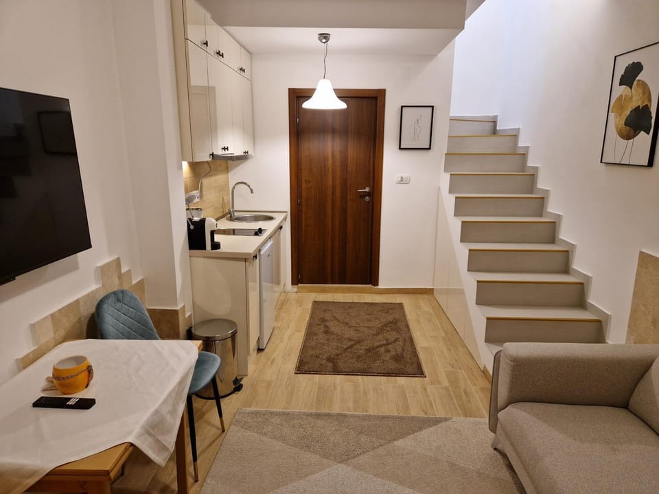 TV and multimedia, Living room, Dining area