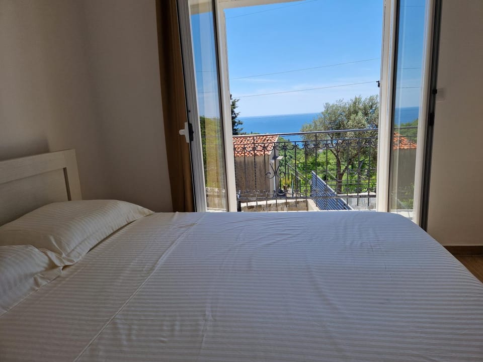 Bed, Bedroom, Sea view
