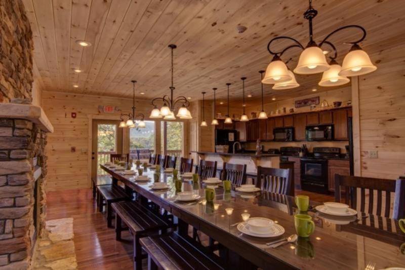 Mountain View Lodge, free tickets, no catch! Chalet in Pigeon Forge