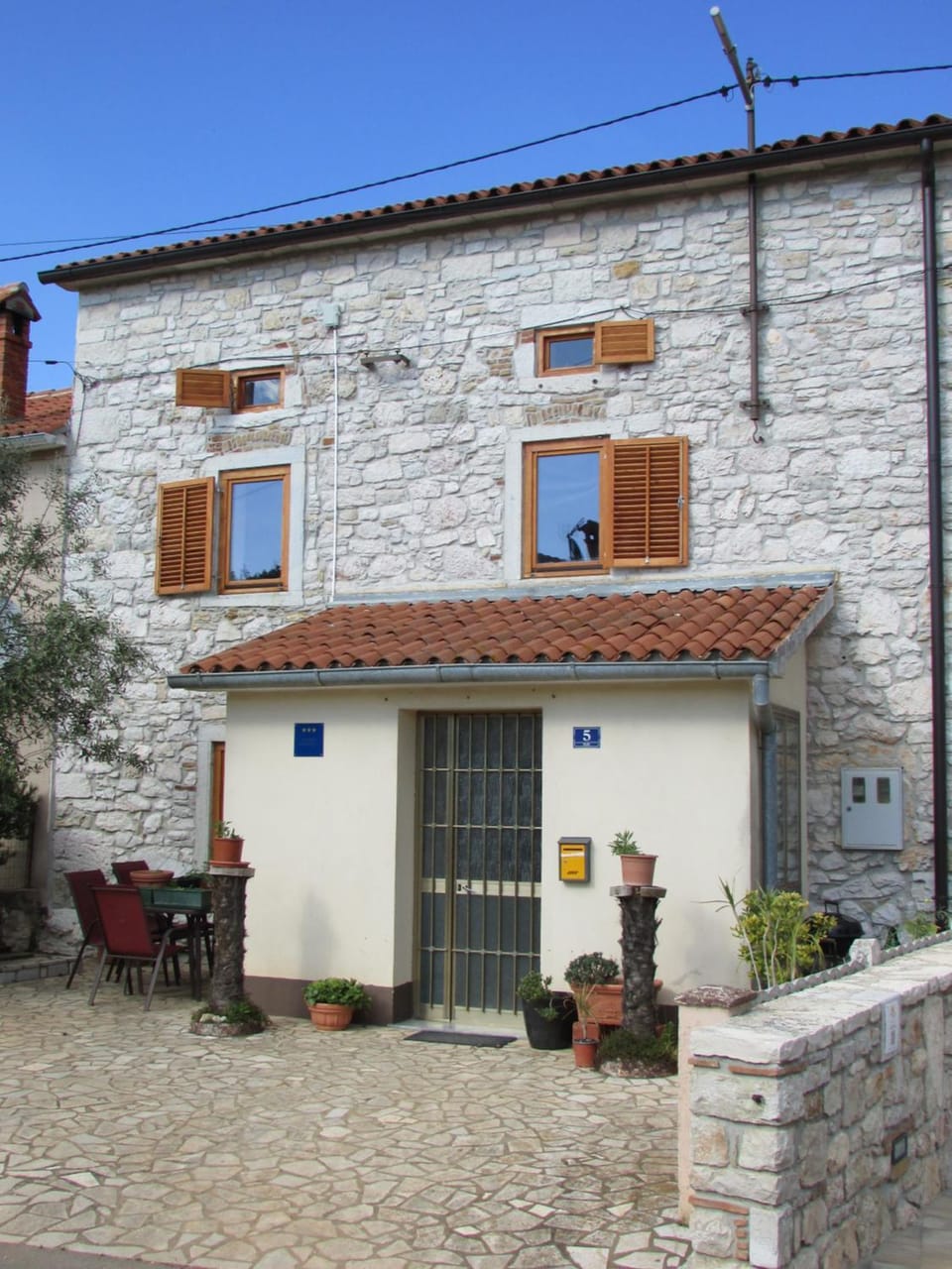 Property building, Day