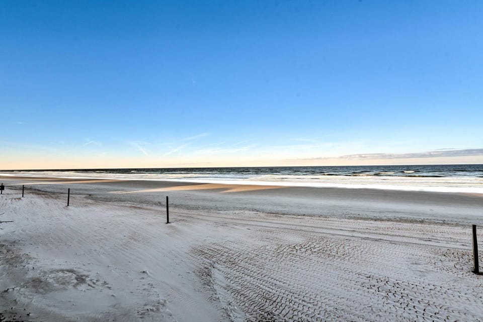 Ocean-View Getaway! Family Condo in Daytona Beach House in Florida