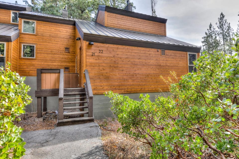 Lake Forest Villa Patio w BBQ House in Dollar Point