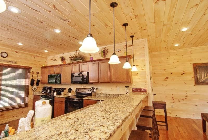 Pemberley Manor, free tickets, no catch! Chalet in Pigeon Forge
