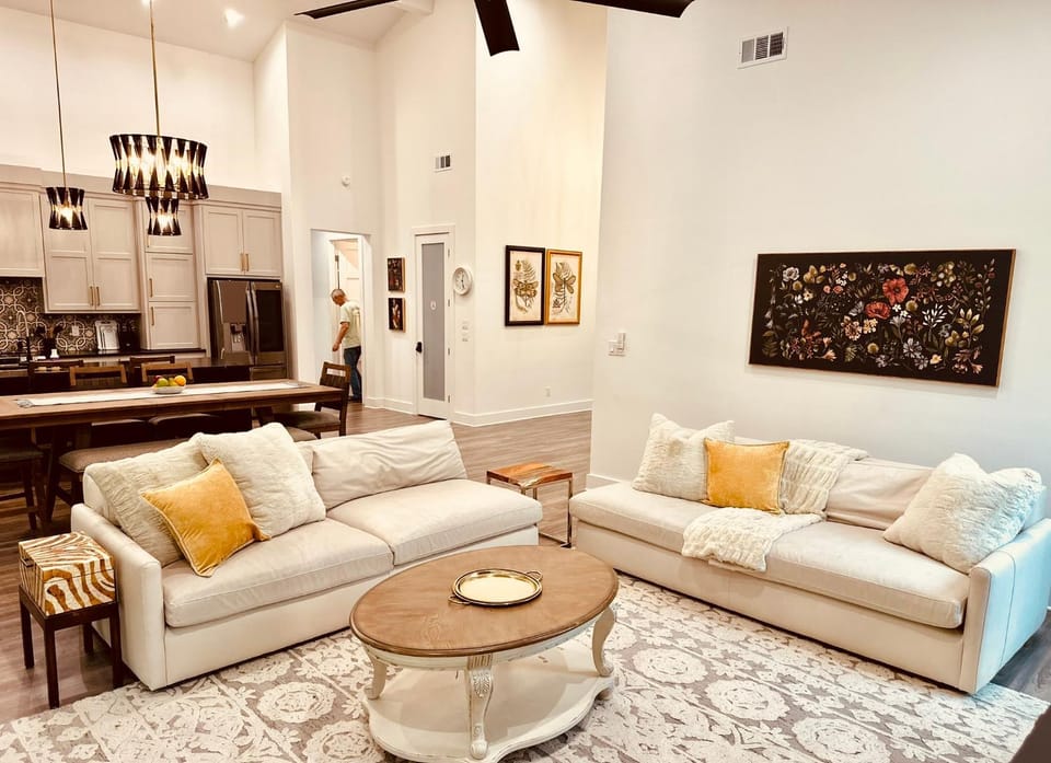 Kitchen or kitchenette, Living room, Dining area