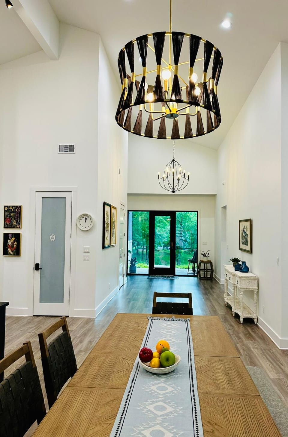 Facade/entrance, Living room, Dining area