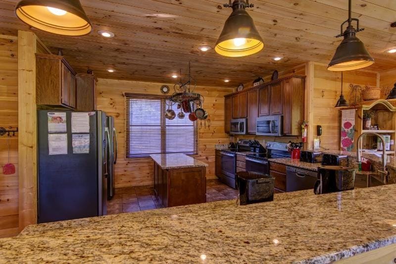 Grand View Lodge, free tickets, no catch! Chalet in Pigeon Forge