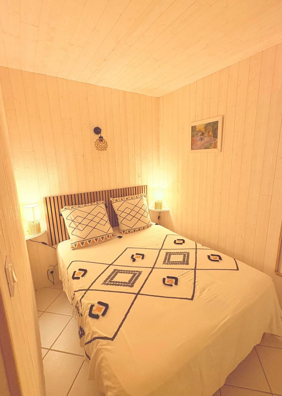 Bed, Bedroom