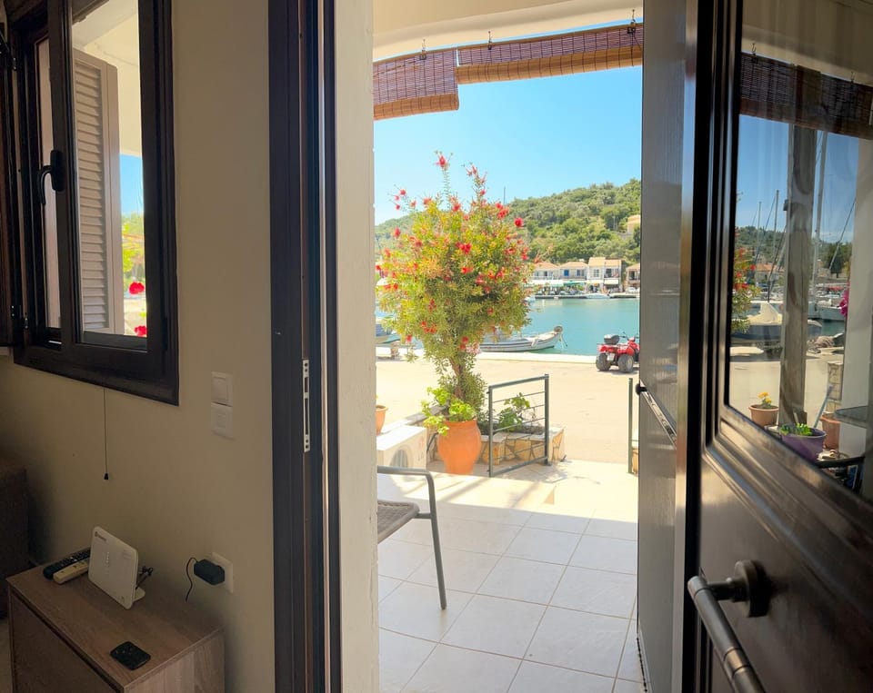 Vathi Seaside Apartment Apartment in Peloponnese, Western Greece and the Ionian
