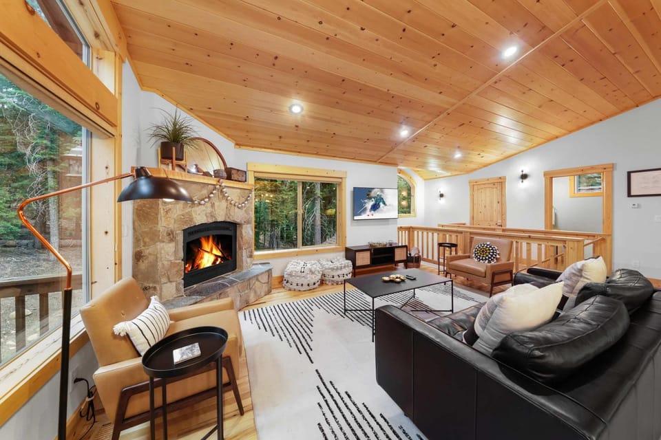 Modern Lake Tahoe Retreat Ski and Swim House in Tahoe Vista