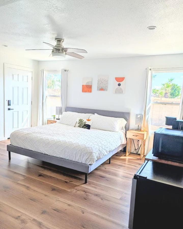 Bed, Floor plan, Bedroom
