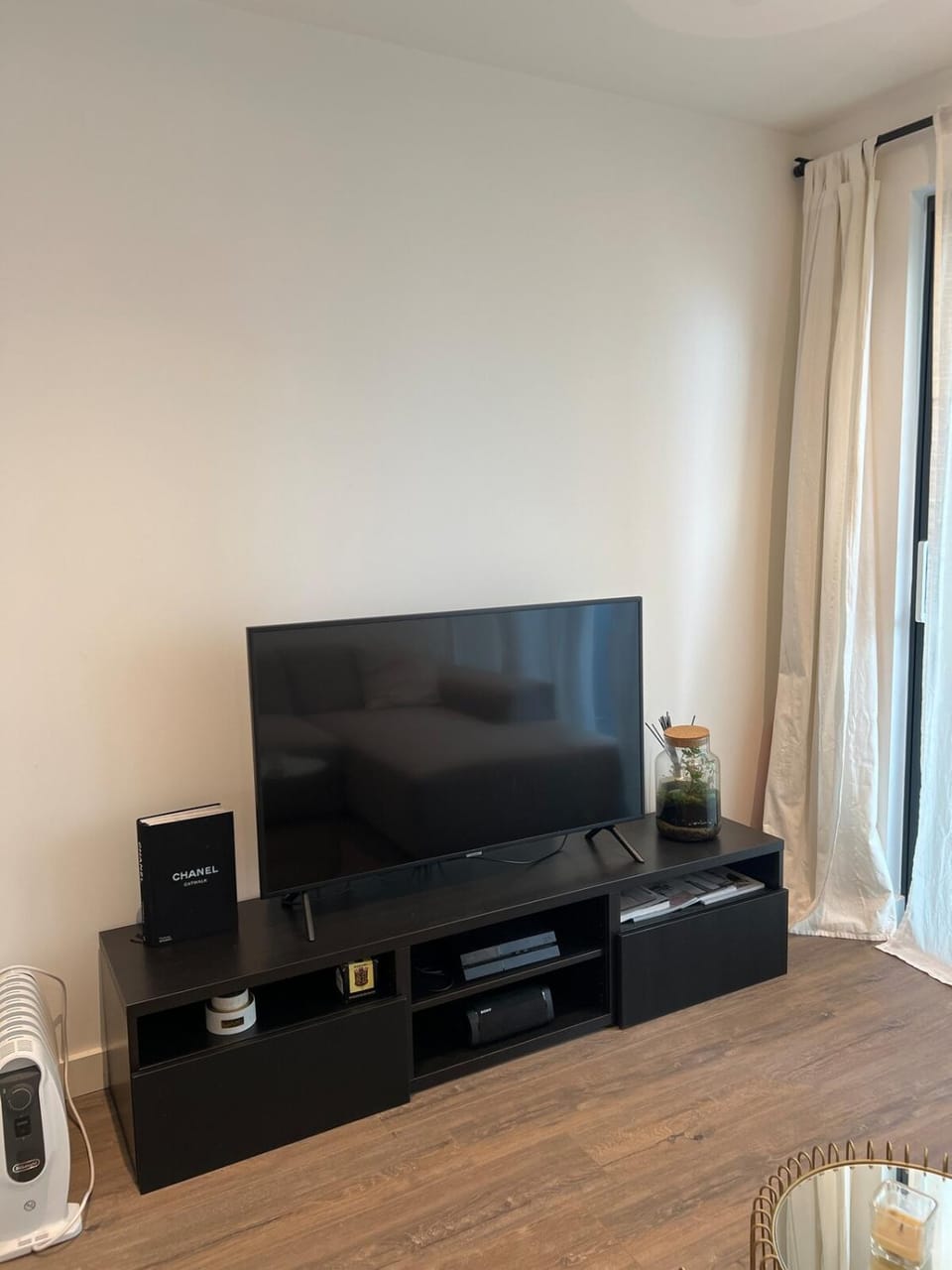 Central modern flat 2 minute walk to station Apartment in London