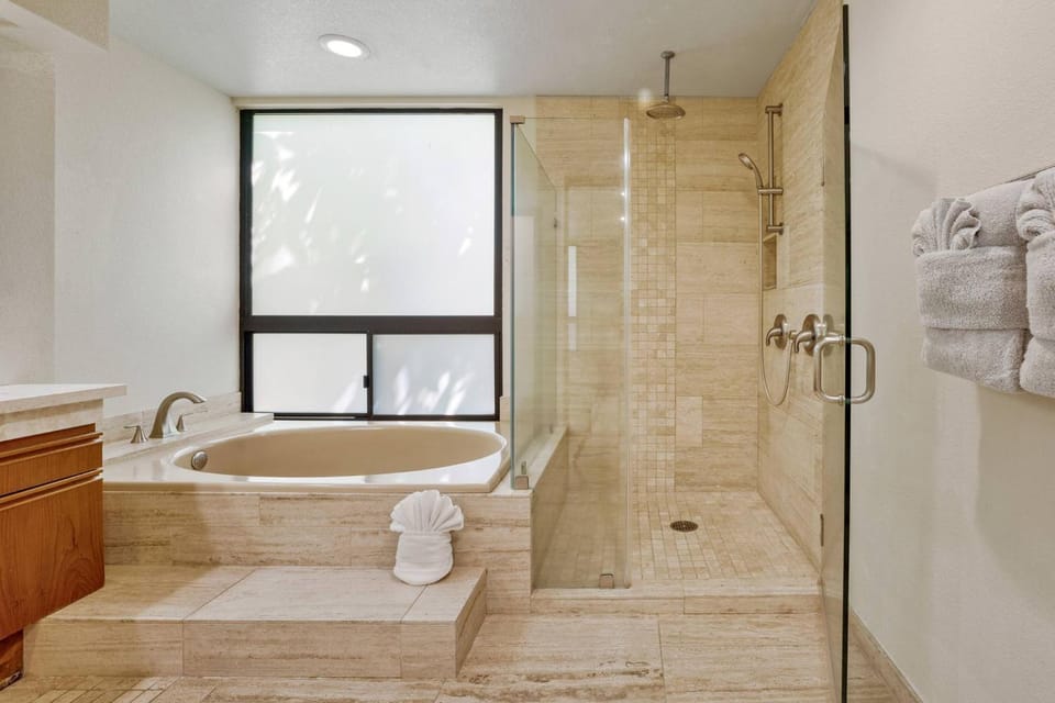Shores at Waikoloa Beach Resort 19 - 2 Ensuite & Loft Villa in Puako