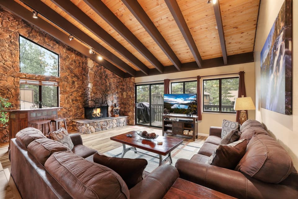 Heavenly Haven - Hot Tub and Seasonal HOA Pool House in Round Hill Village