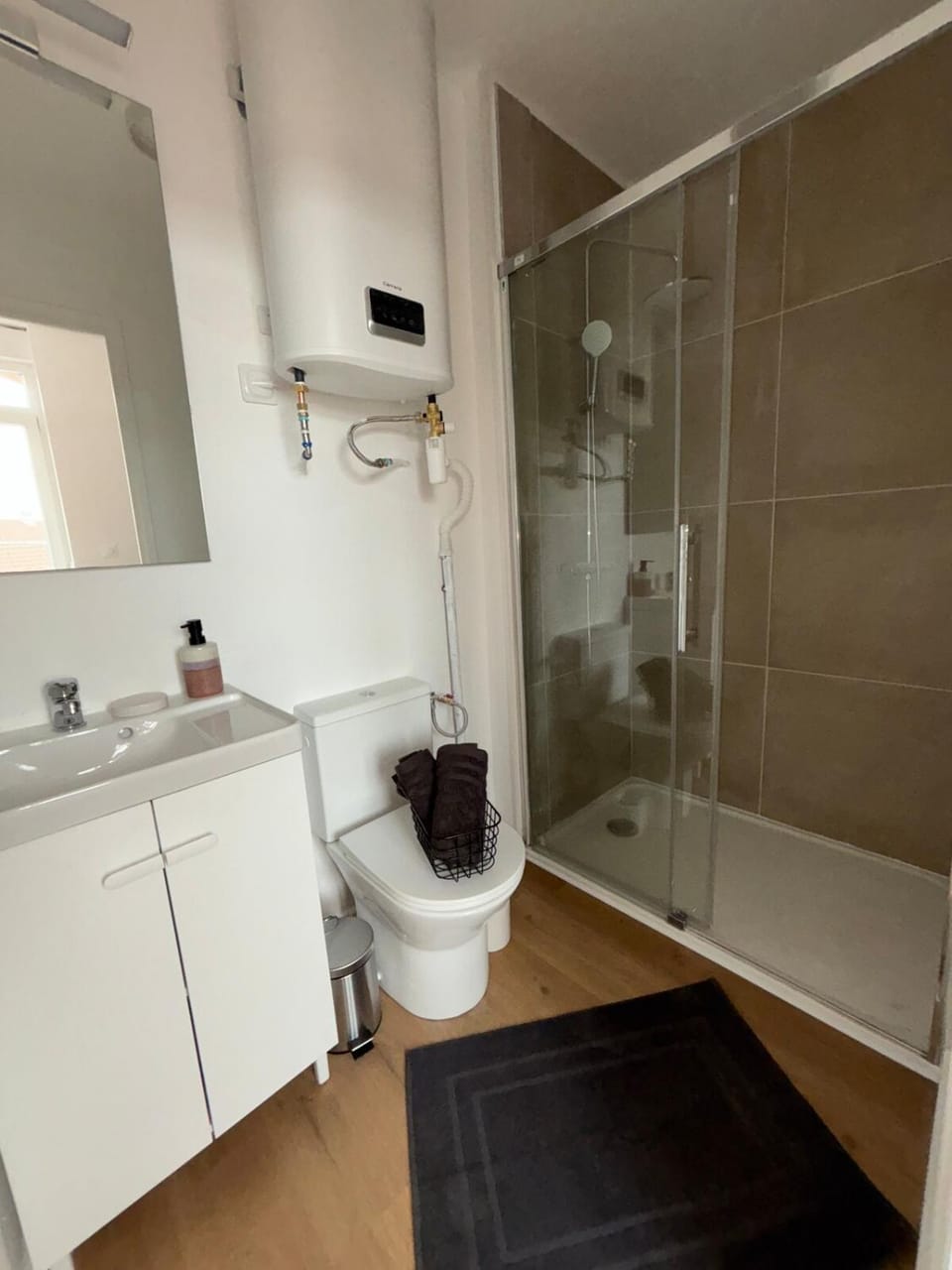 Shower, Bathroom, towels