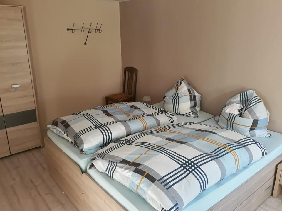 Photo of the whole room, Decorative detail, Bedroom