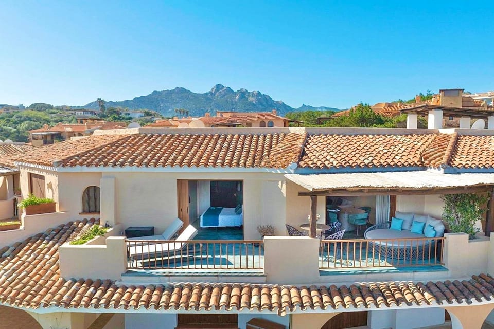 Property building, Balcony/Terrace, Balcony/Terrace
