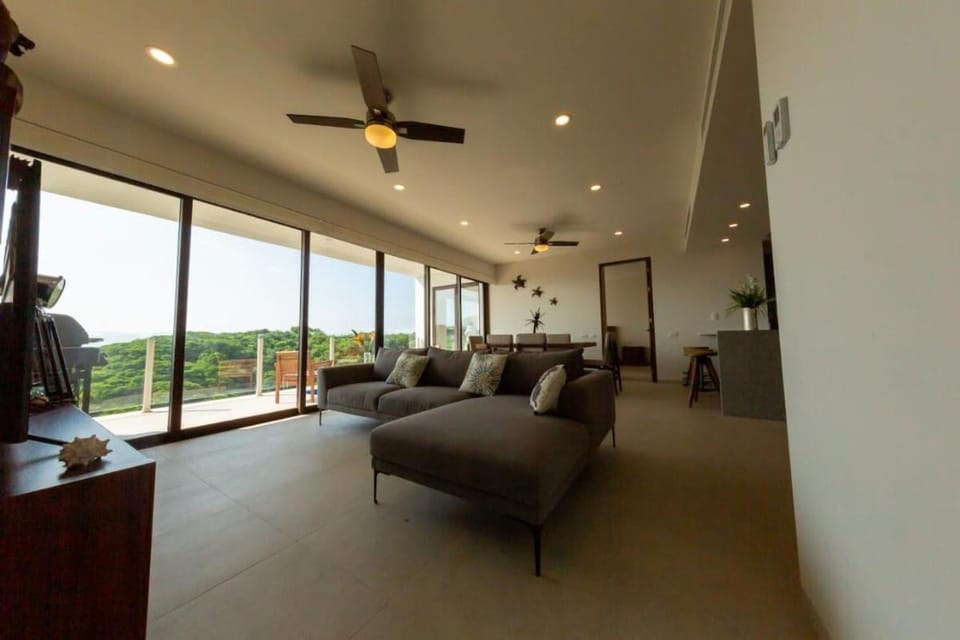 3BR Sub-Penthouse With Ocean Views! Apartment in La Cruz de Huanacaxtle