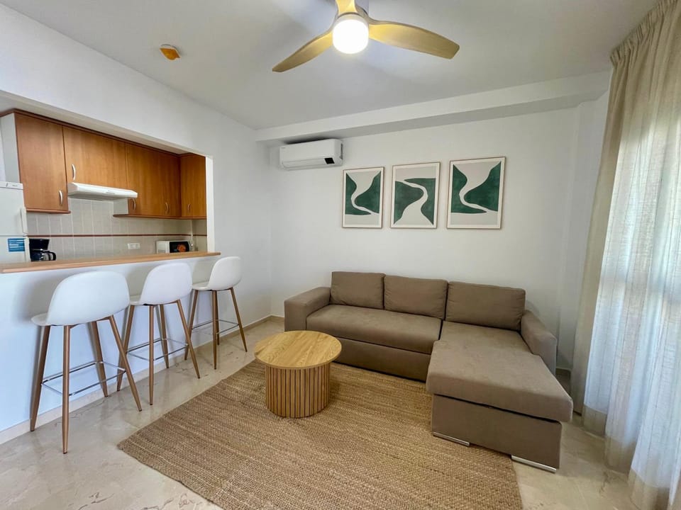 Living room, Seating area, Dining area