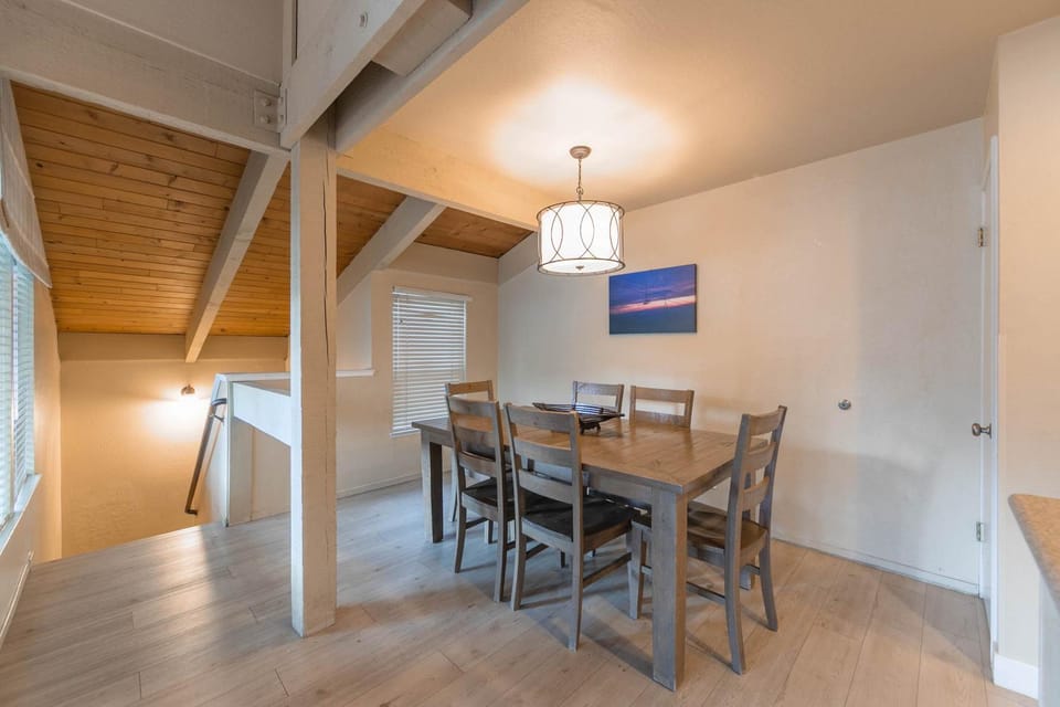Lakeland Sandy Beach Retreat - Private Escape House in South Lake Tahoe