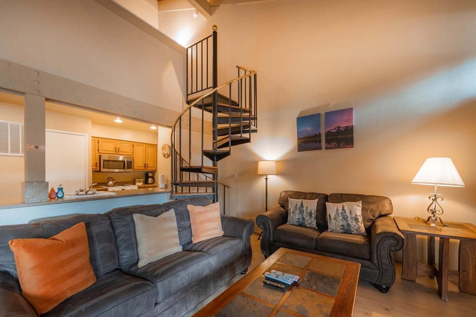 Lakeland Sandy Beach Retreat - Private Escape House in South Lake Tahoe