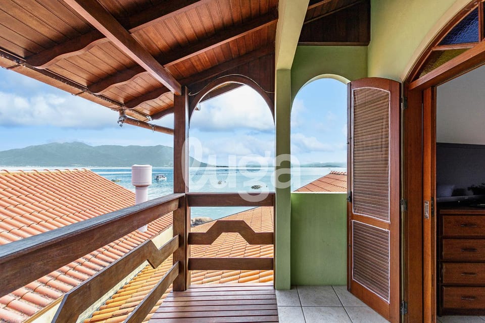 Spacious House with Sea View House in Florianopolis